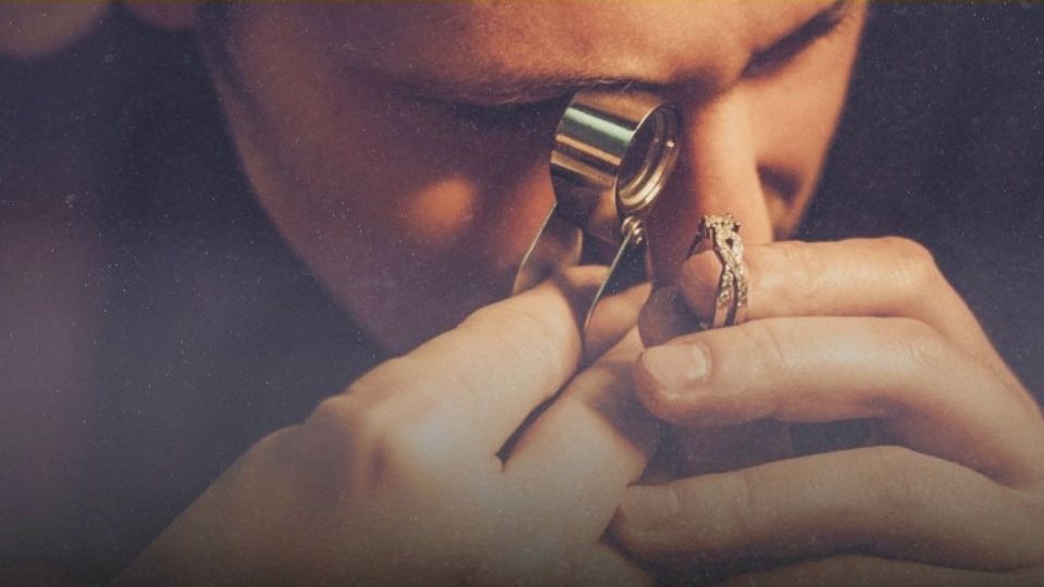 Jewellery valuation for selling or pawning