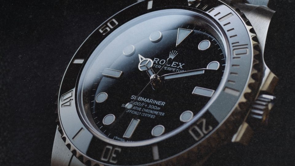 Sell or pawn luxury watch (Rolex Submariner)